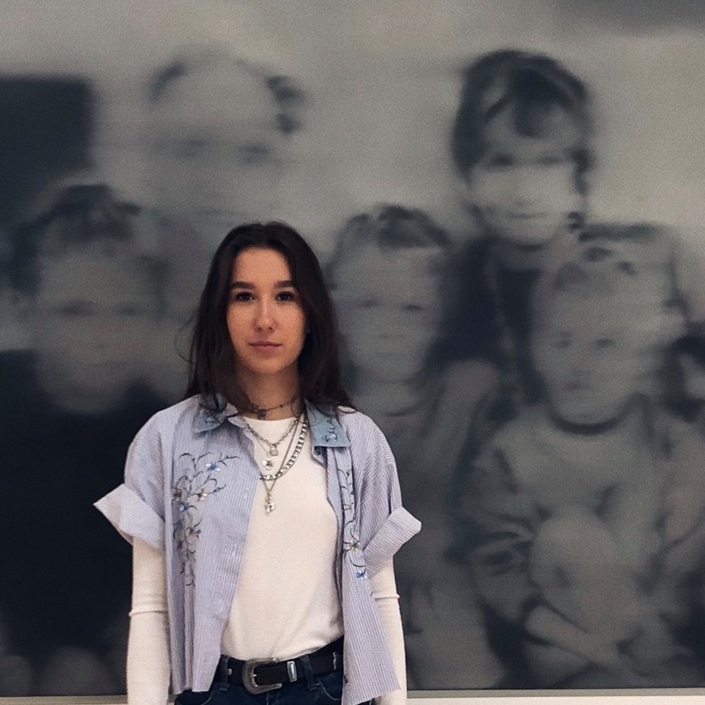 Meet your Posher, Ambar